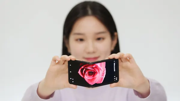 Samsungův rolovací telefon se možná konečně blíží realitě